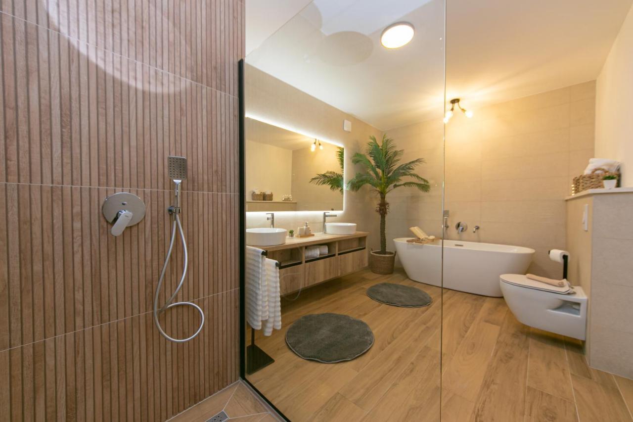 Apartment Vidra Brela Luaran gambar